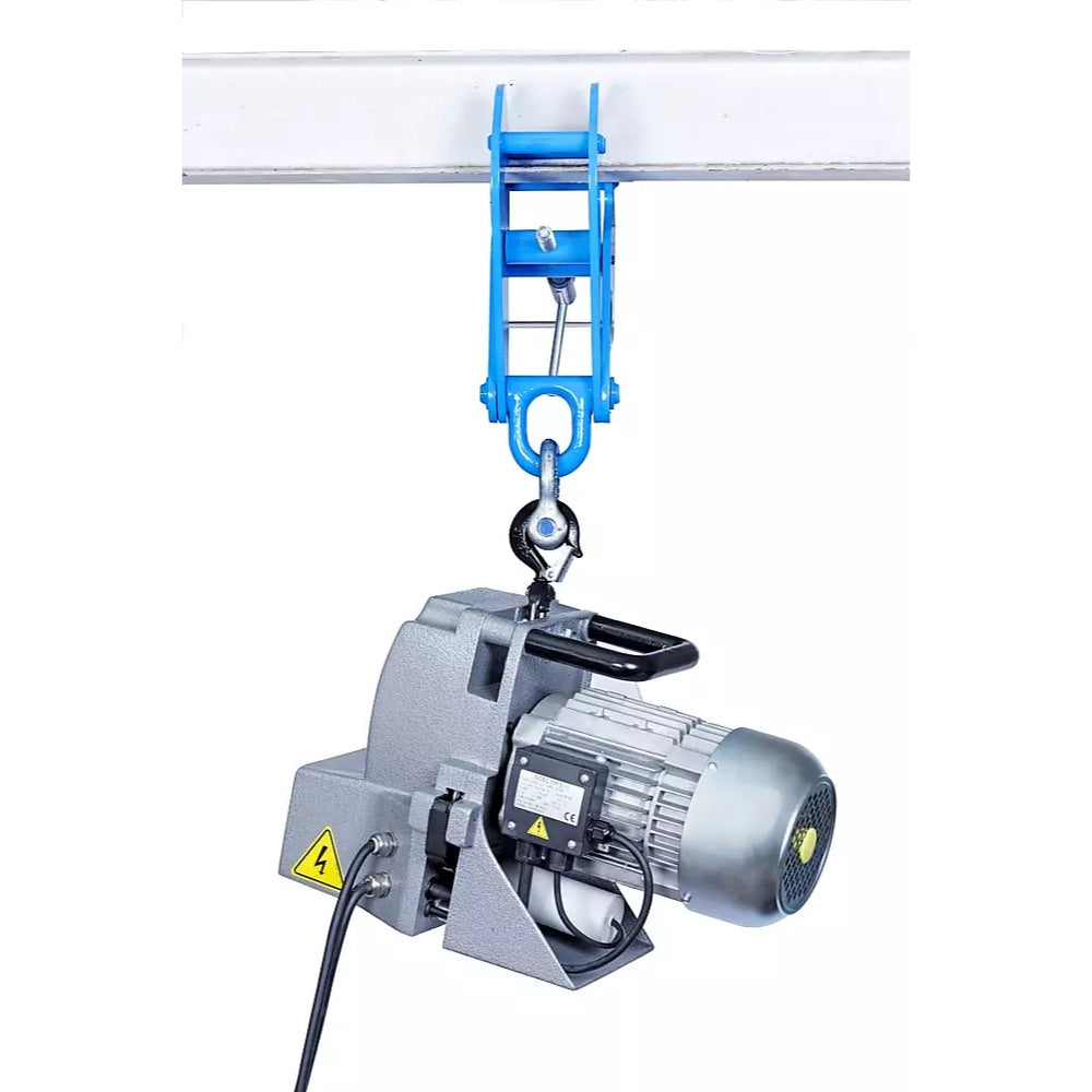 Tractel Minifor wiretalje med elektrisk motor og krog hænger fra blå struktur.