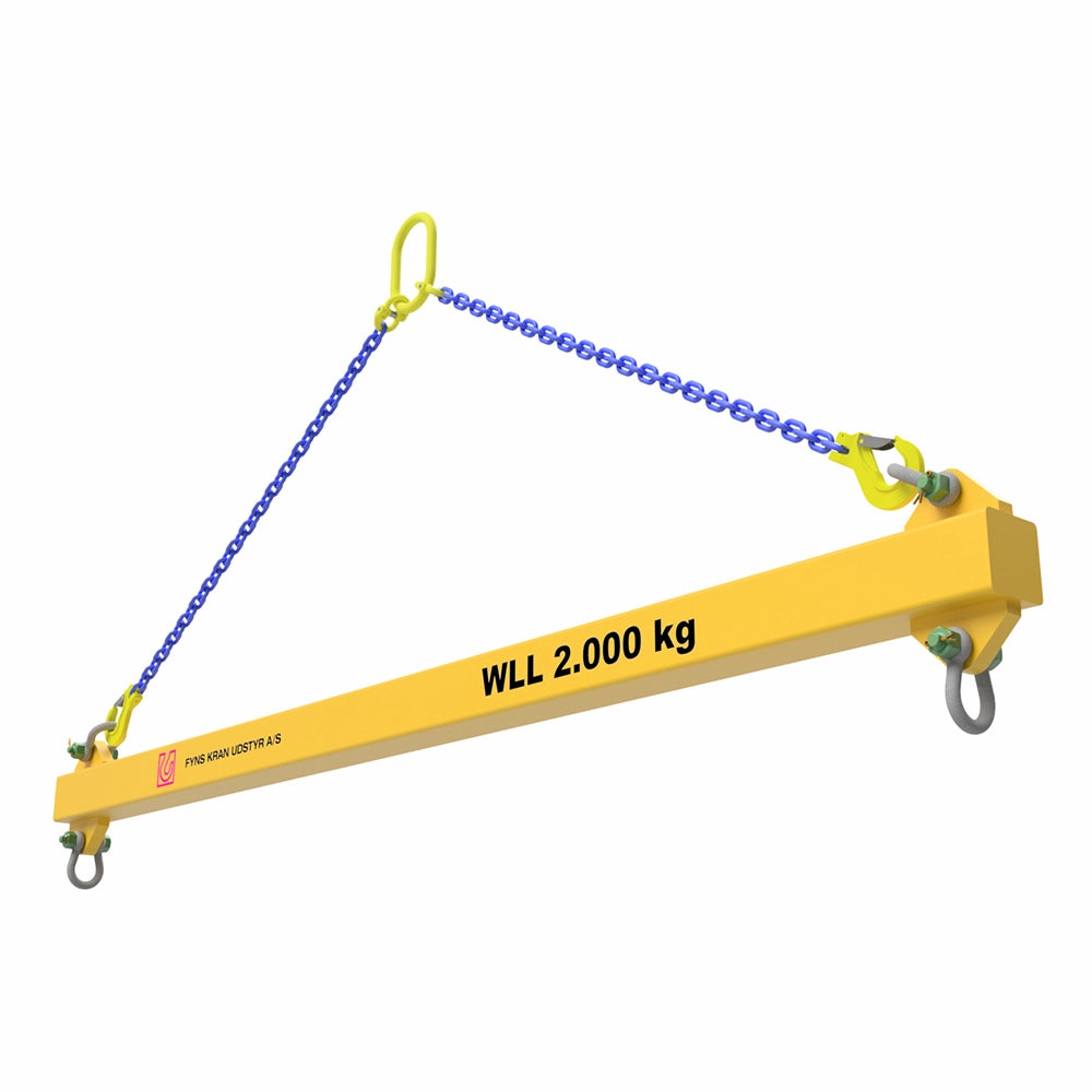 Gult løfteåg med blå kæder og kroge, "WLL 2.000 kg", "FYNS KRAN UDSTYR A/S" logo.