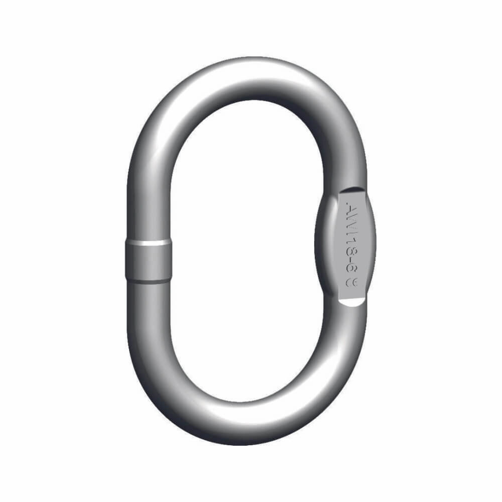 Ovalring i metal med glat overflade og indgravering "AWI 13-6" på siden.