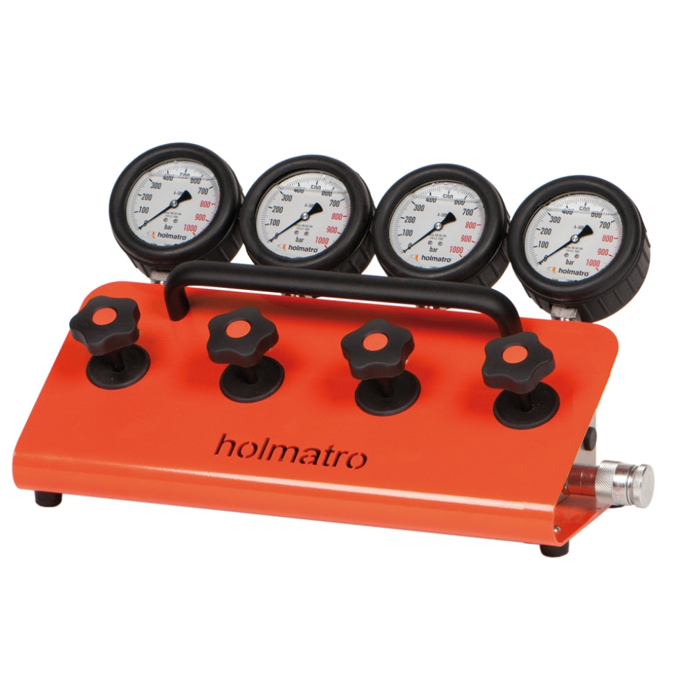 Orange manifold med fire manometre op til 1000 bar og fire sorte ventiler, mærket "holmatro."