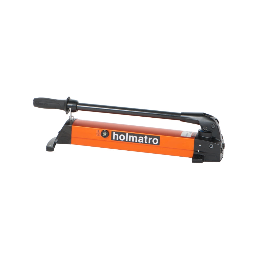 Holmatro håndpumpe med orange krop og "holmatro" mærke, velegnet til industrielt brug.