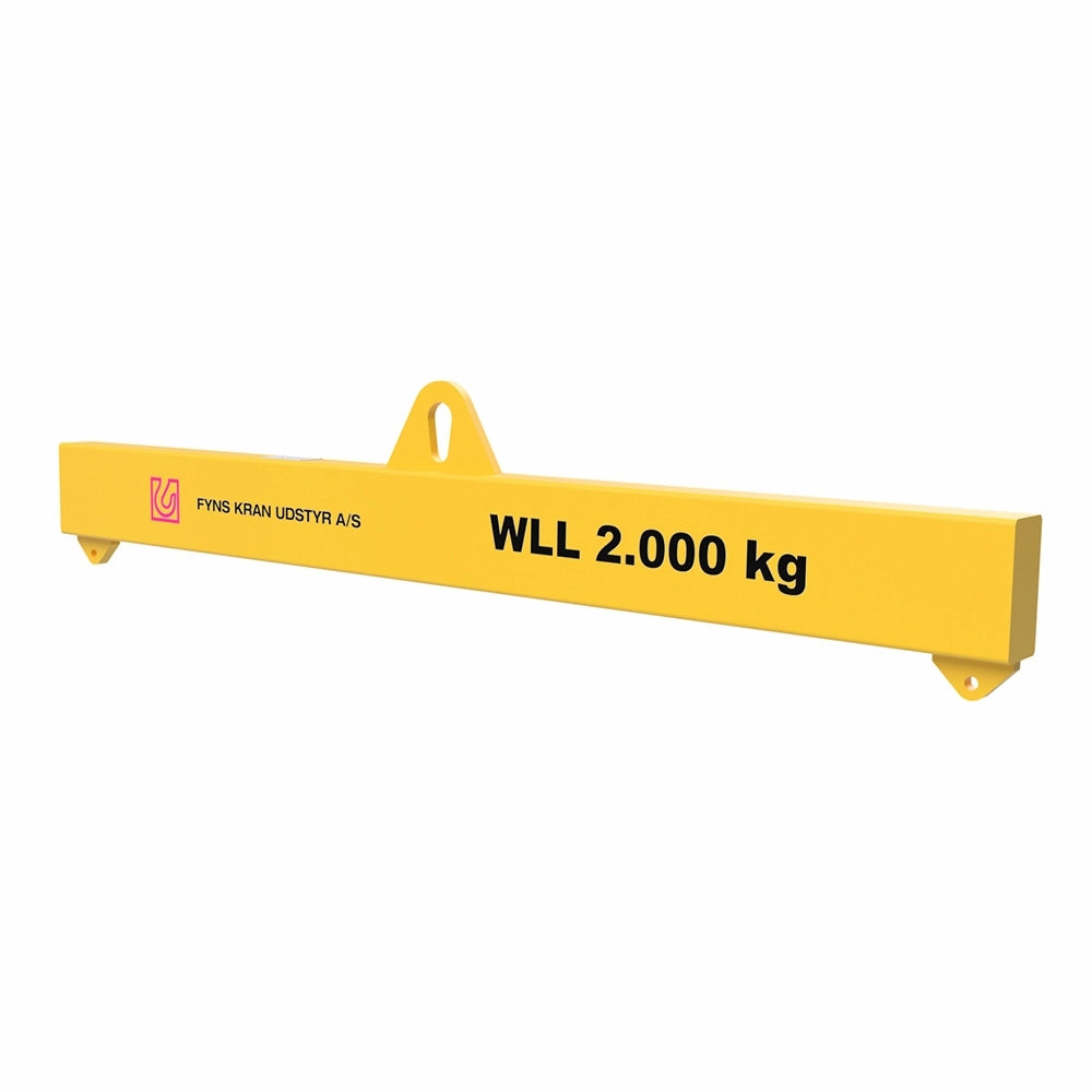 Gult løfteåg med krog, teksten "WLL 2.000 kg" og "FYNS KRAN UDSTYR A/S" viser bæreevne og firmanavn.