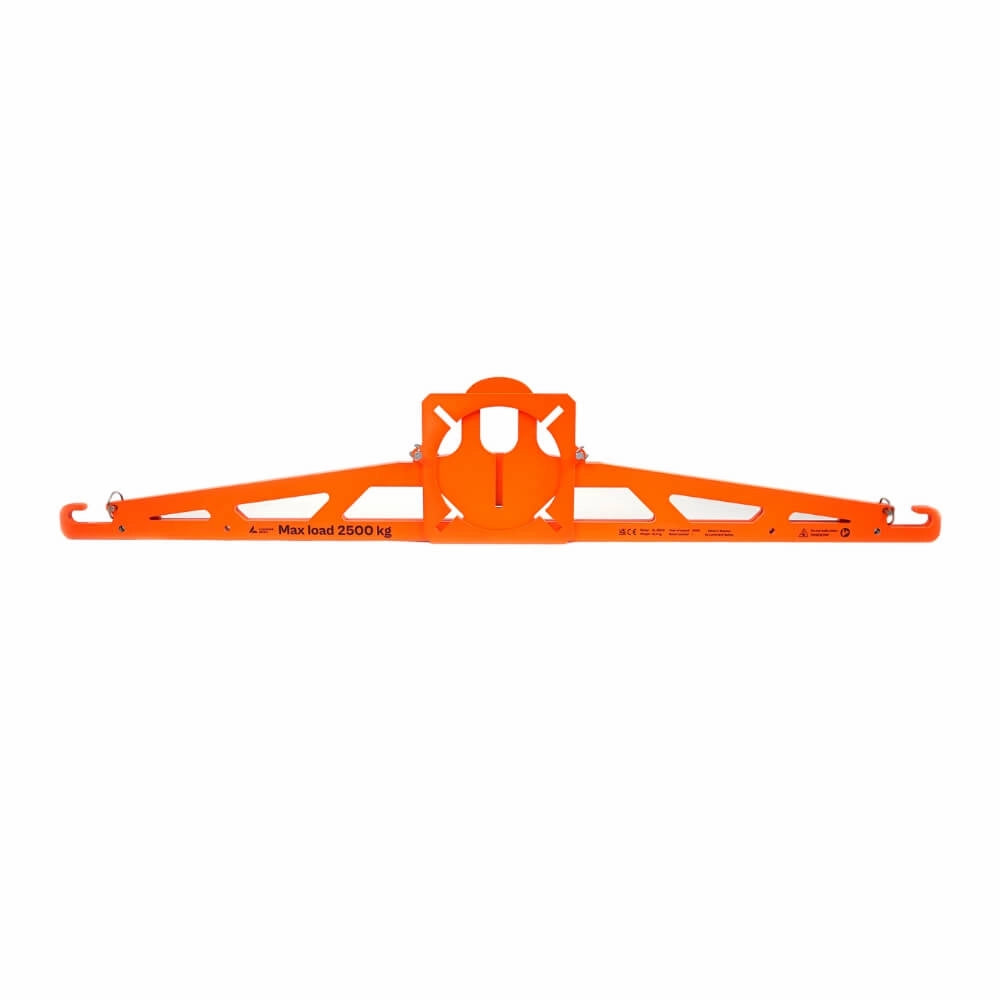 Orange løfteåg med centralt løftepunkt, kroge i enderne, max belastning 2500 kg, CE-mærket.